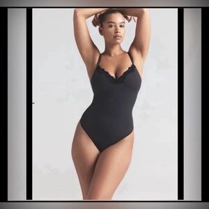 SKIMS Fits Everybody Lace Push Up Thong Bodysuit Black Onyx Sz L SL-THG-9545W